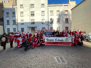 Un trionfo i Babbi Natale in Vespa a Bolzano – V.C. Bolzano-Bozen, 18 dicembre 2022